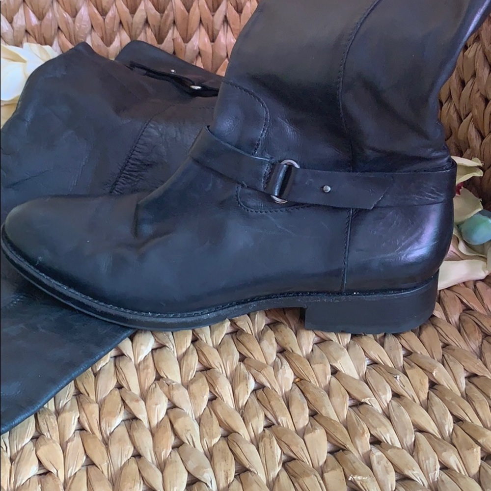 Boots - Picture 8 of 10